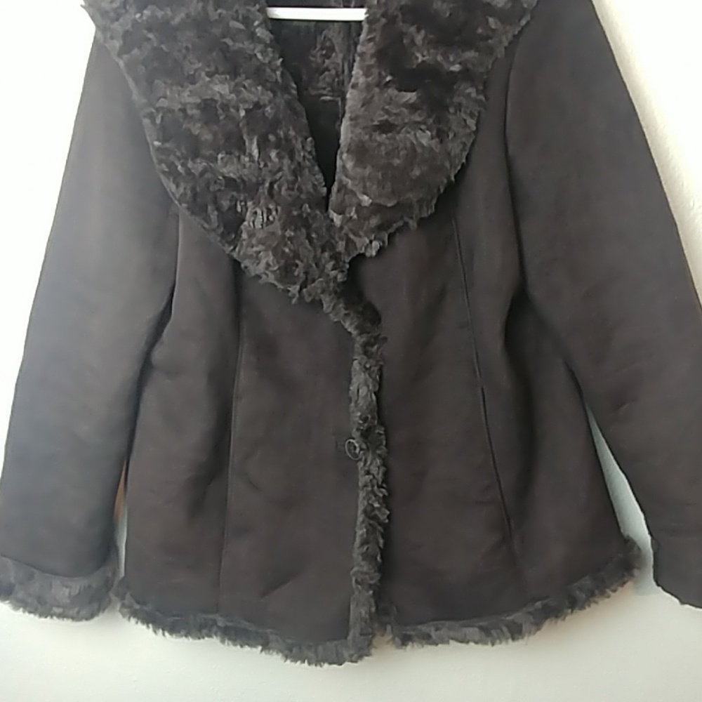 Coat - Picture 4 of 8